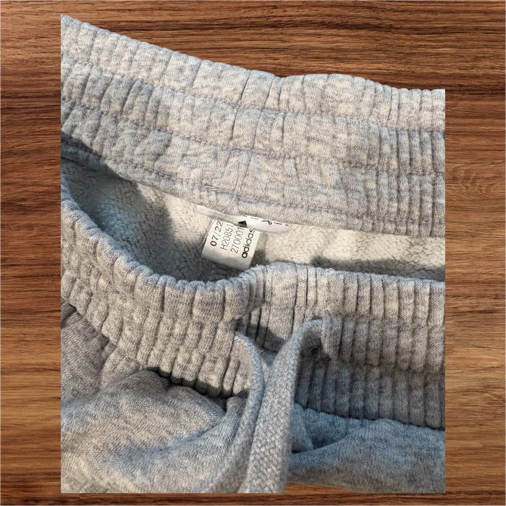 Adidas Men’s Essential Three Stripes Fleece Gray Shorts - Picture 8 of 11